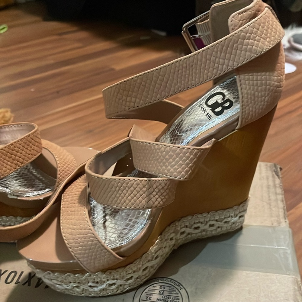 Cute wedges. Very stable.